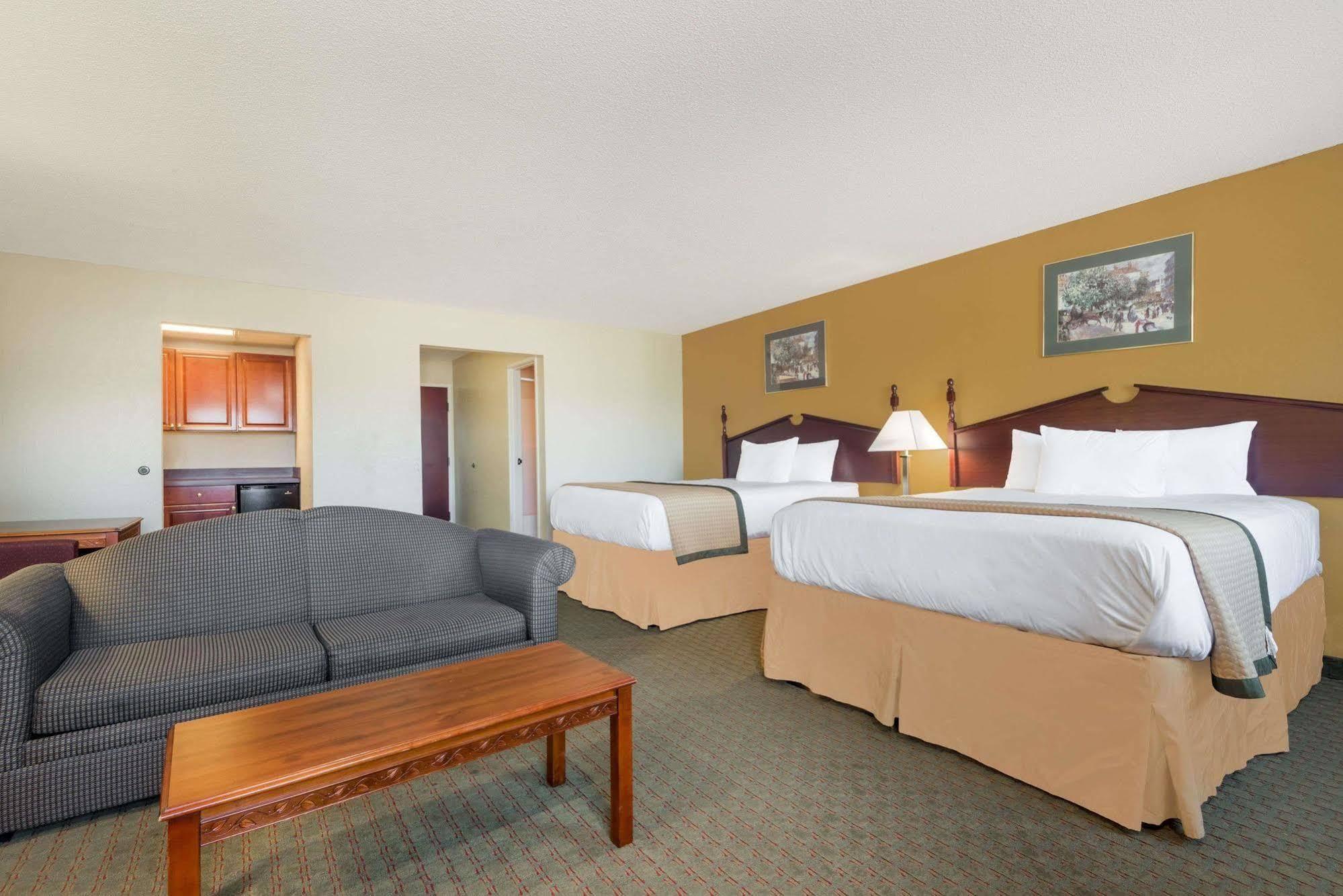 Days Inn By Wyndham Norton Kültér fotó